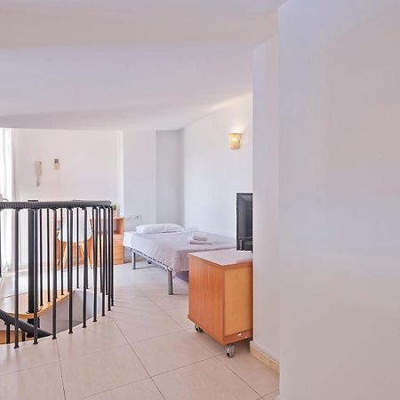 Apartamentos Velor Castelldefels Buitenkant foto