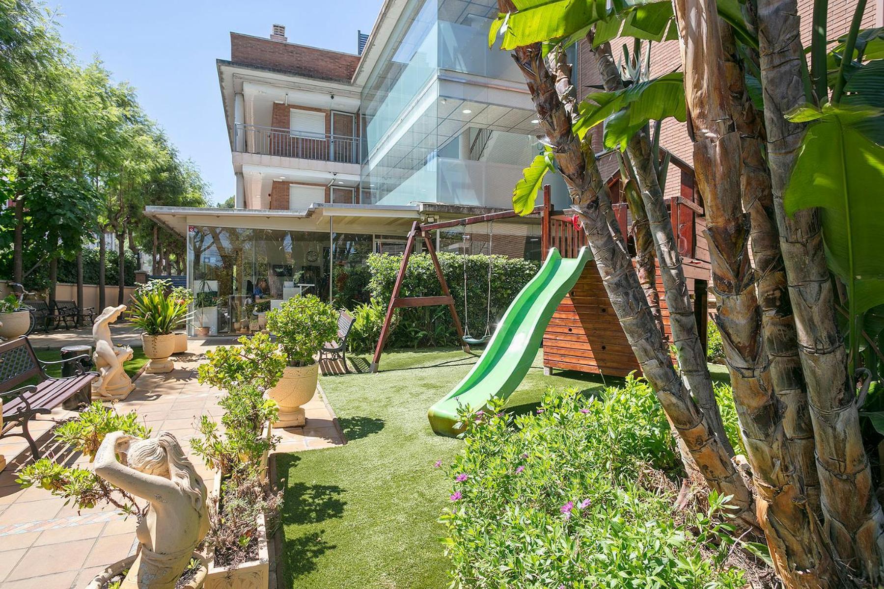 Apartamentos Velor Castelldefels Buitenkant foto