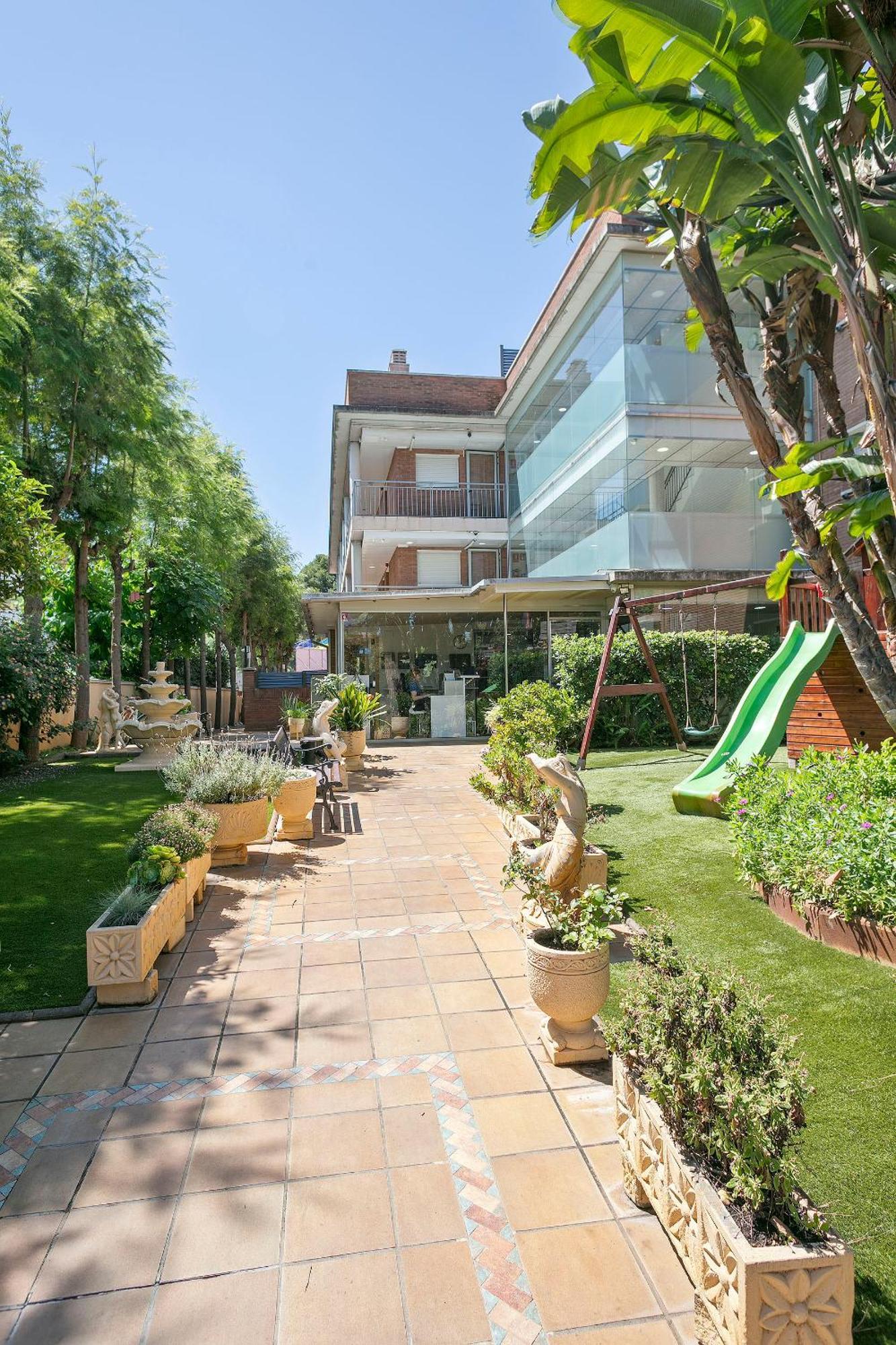 Apartamentos Velor Castelldefels Buitenkant foto