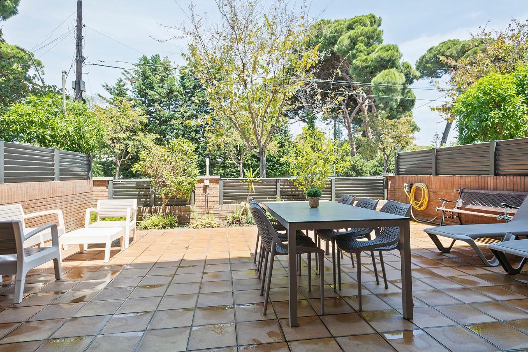 Apartamentos Velor Castelldefels Buitenkant foto