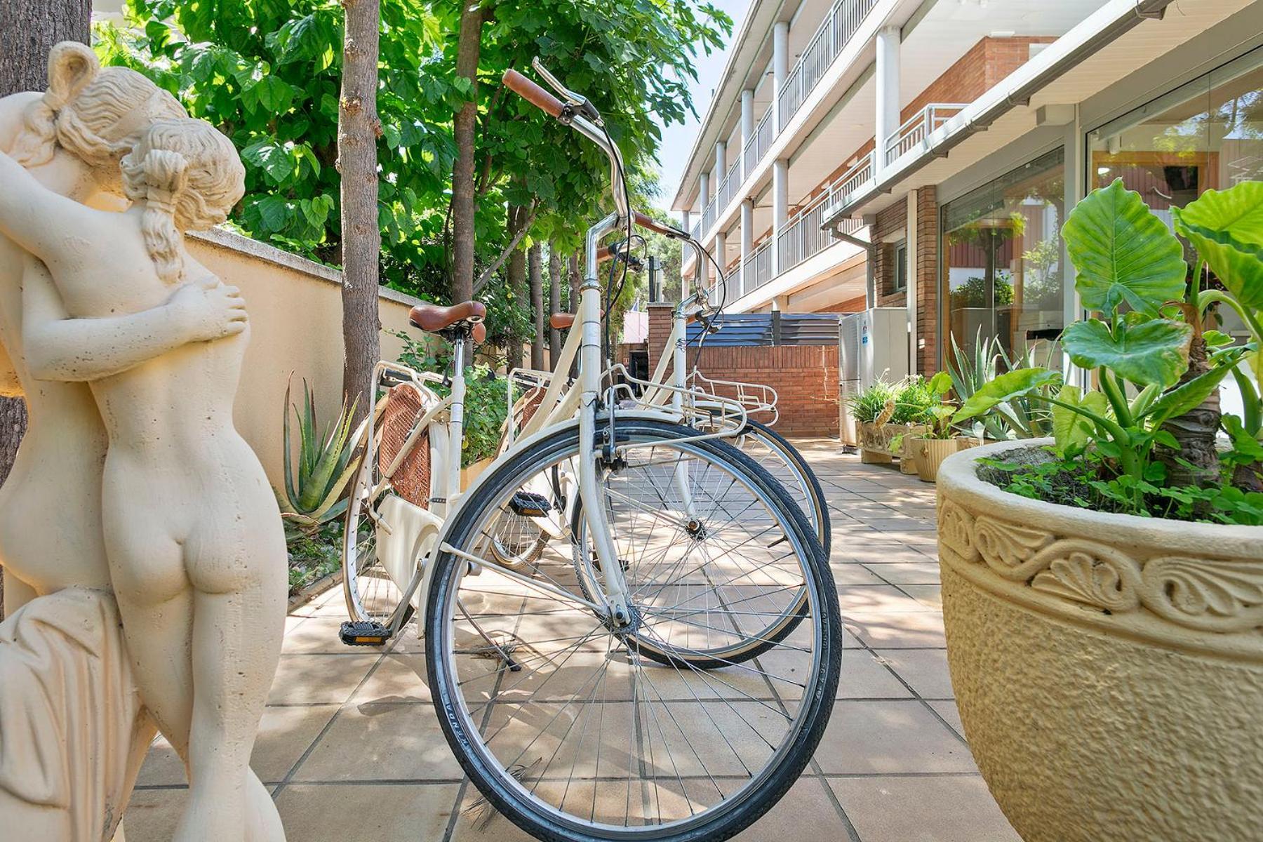 Apartamentos Velor Castelldefels Buitenkant foto