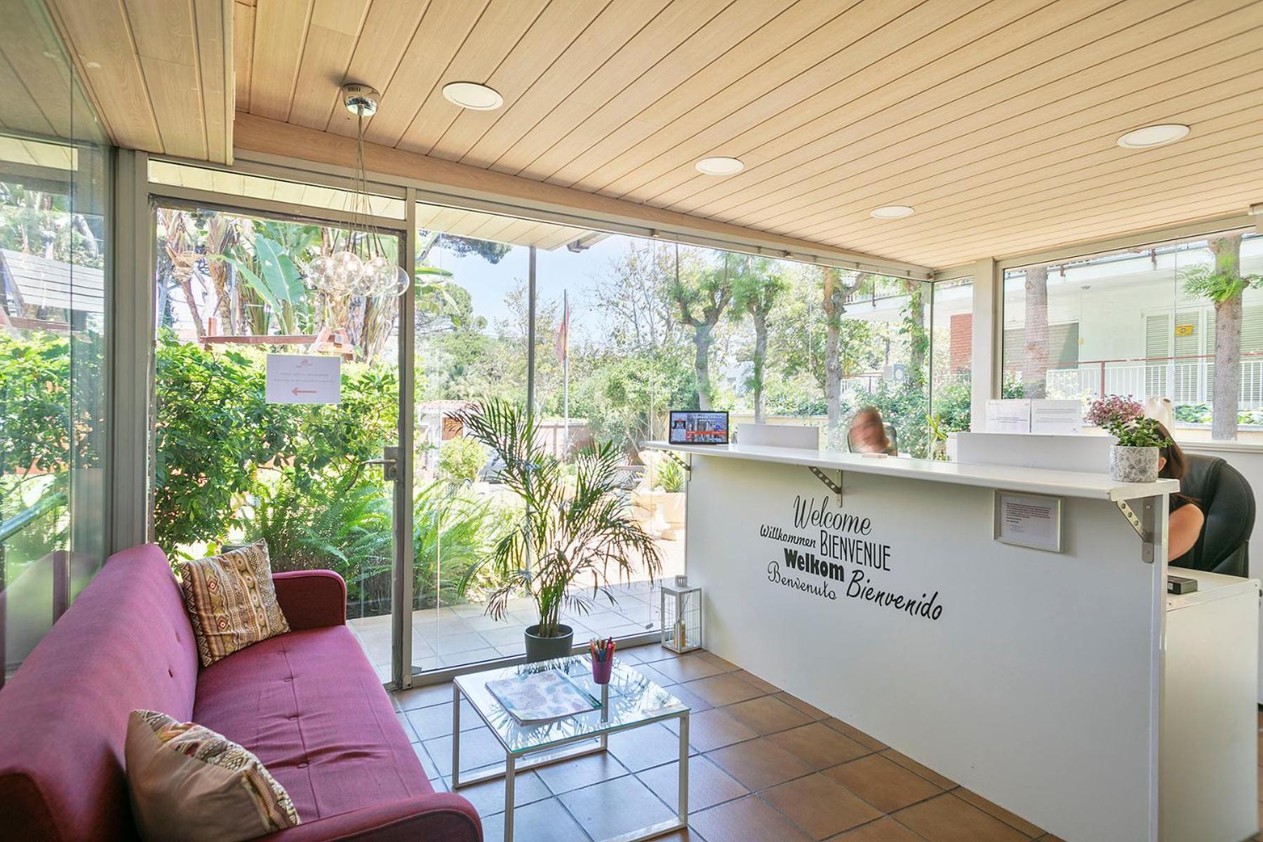 Apartamentos Velor Castelldefels Buitenkant foto