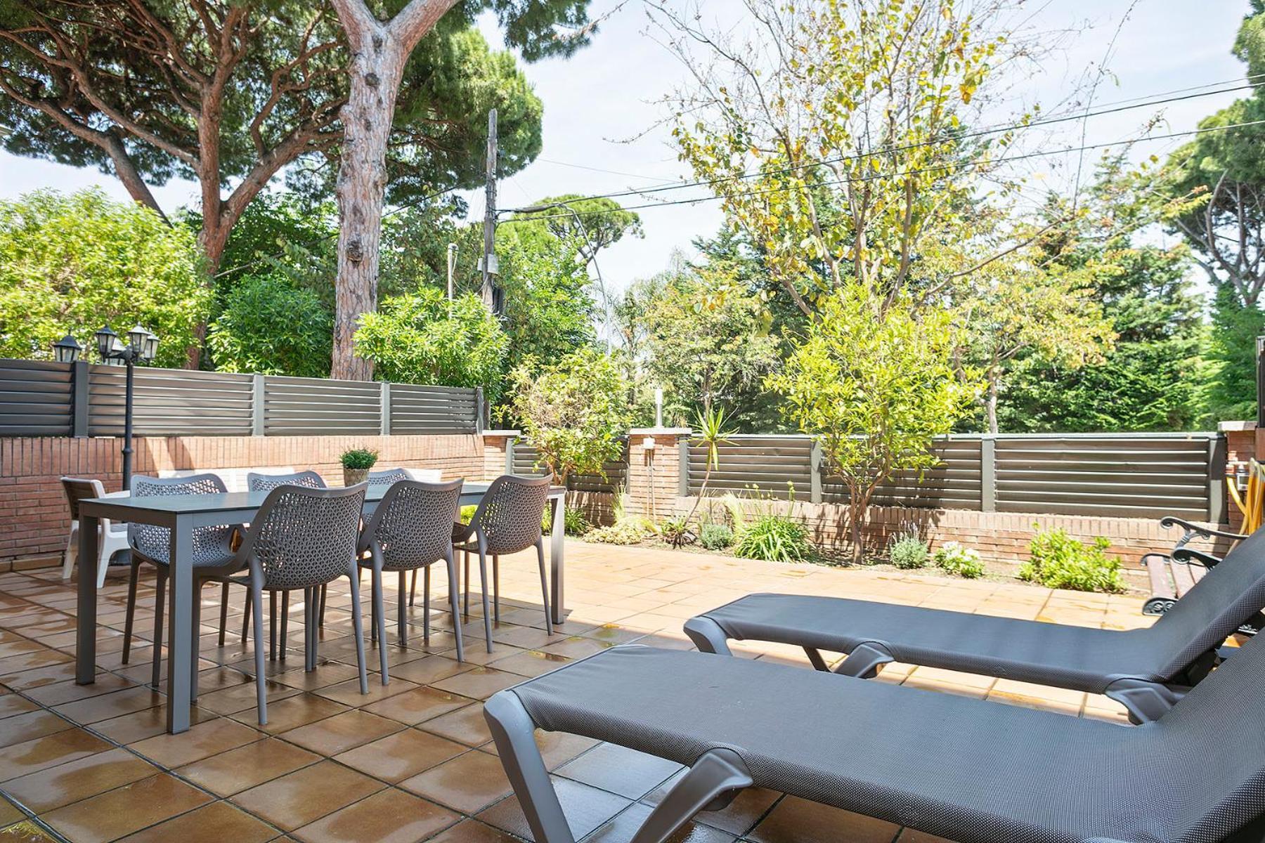 Apartamentos Velor Castelldefels Buitenkant foto