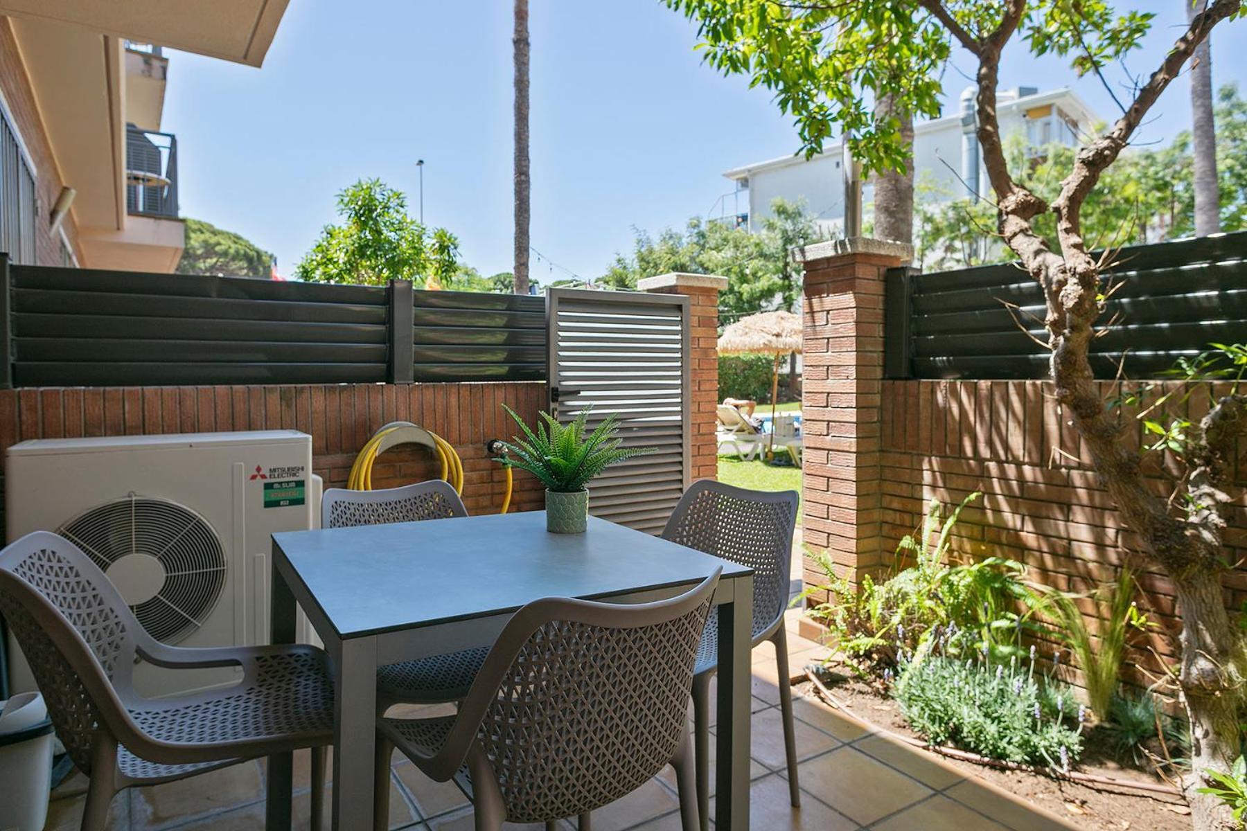 Apartamentos Velor Castelldefels Buitenkant foto
